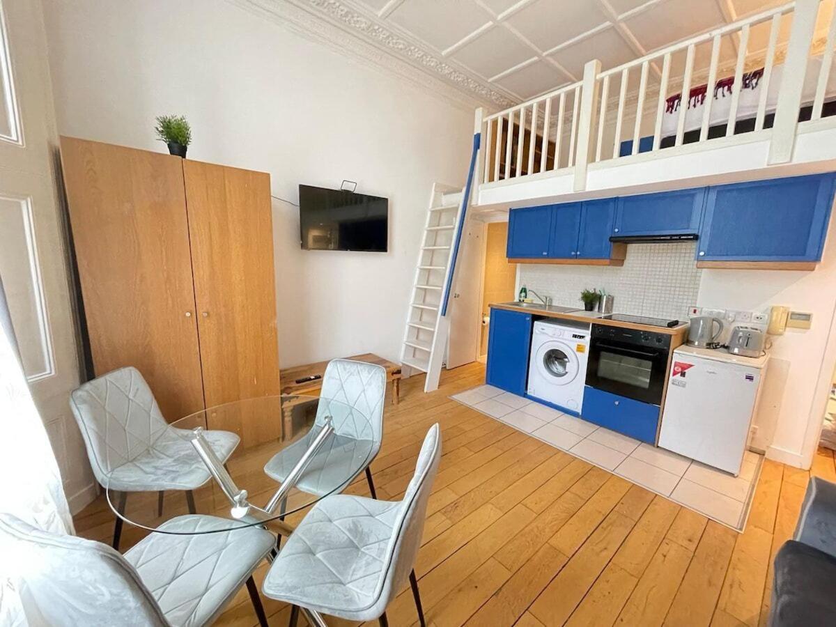 Portobello Road Artistic Studios 'Budget' 런던 객실 사진