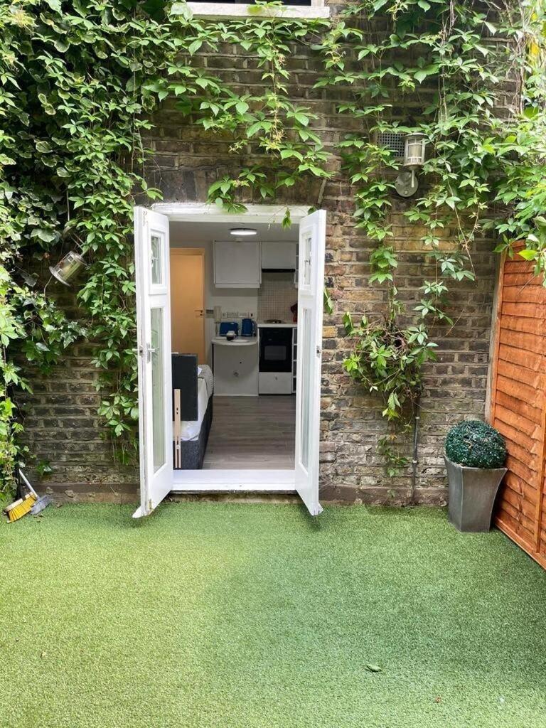 Portobello Road Artistic Studios 'Budget' 런던 외부 사진
