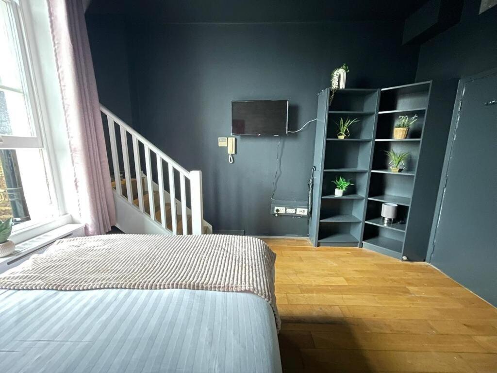 Portobello Road Artistic Studios 'Budget' 런던 객실 사진