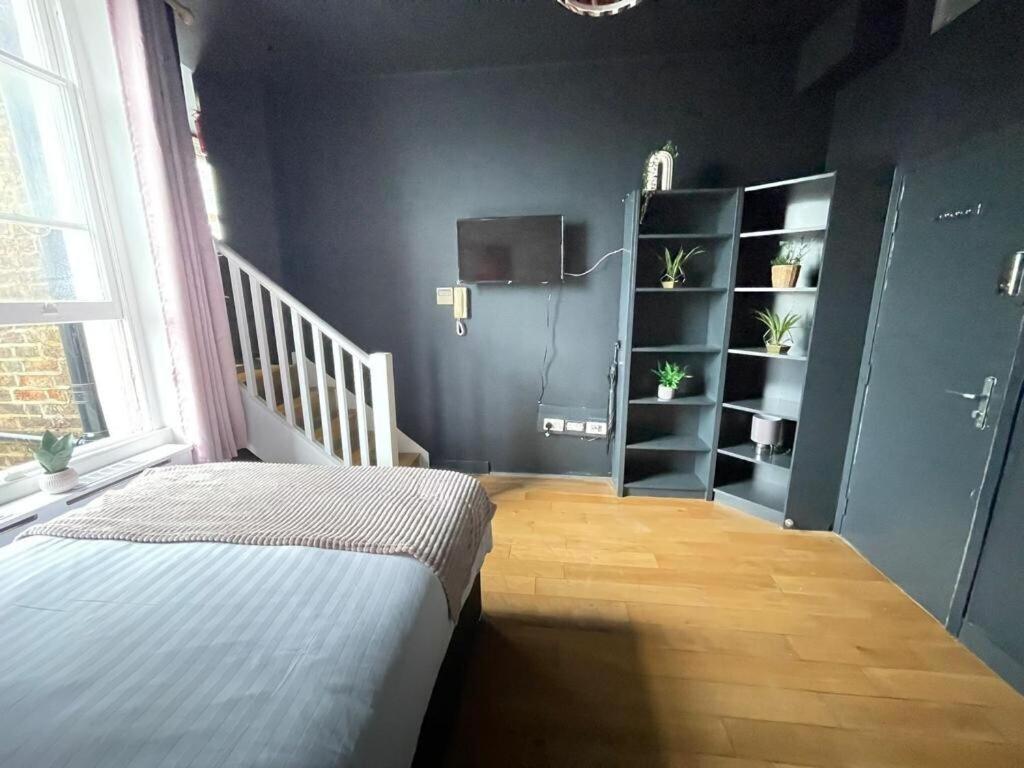 Portobello Road Artistic Studios 'Budget' 런던 객실 사진