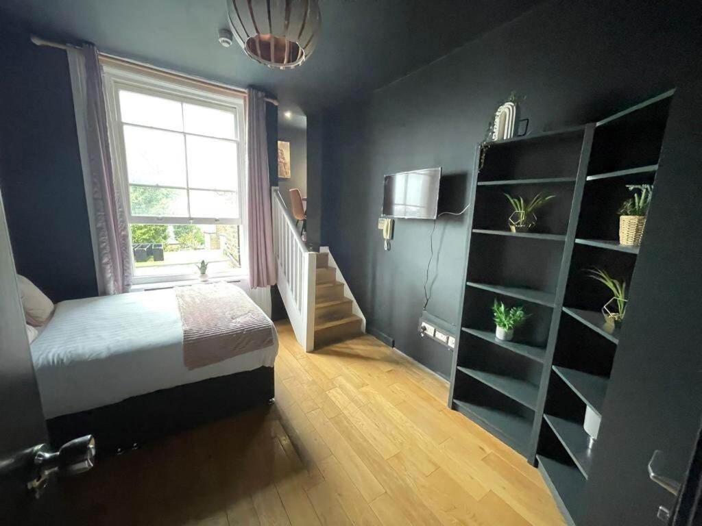 Portobello Road Artistic Studios 'Budget' 런던 객실 사진