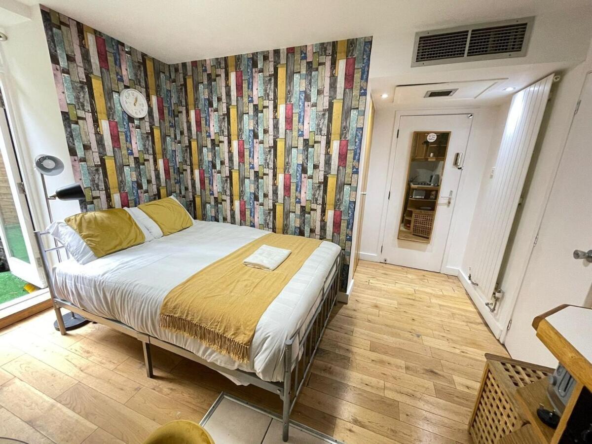 Portobello Road Artistic Studios 'Budget' 런던 객실 사진