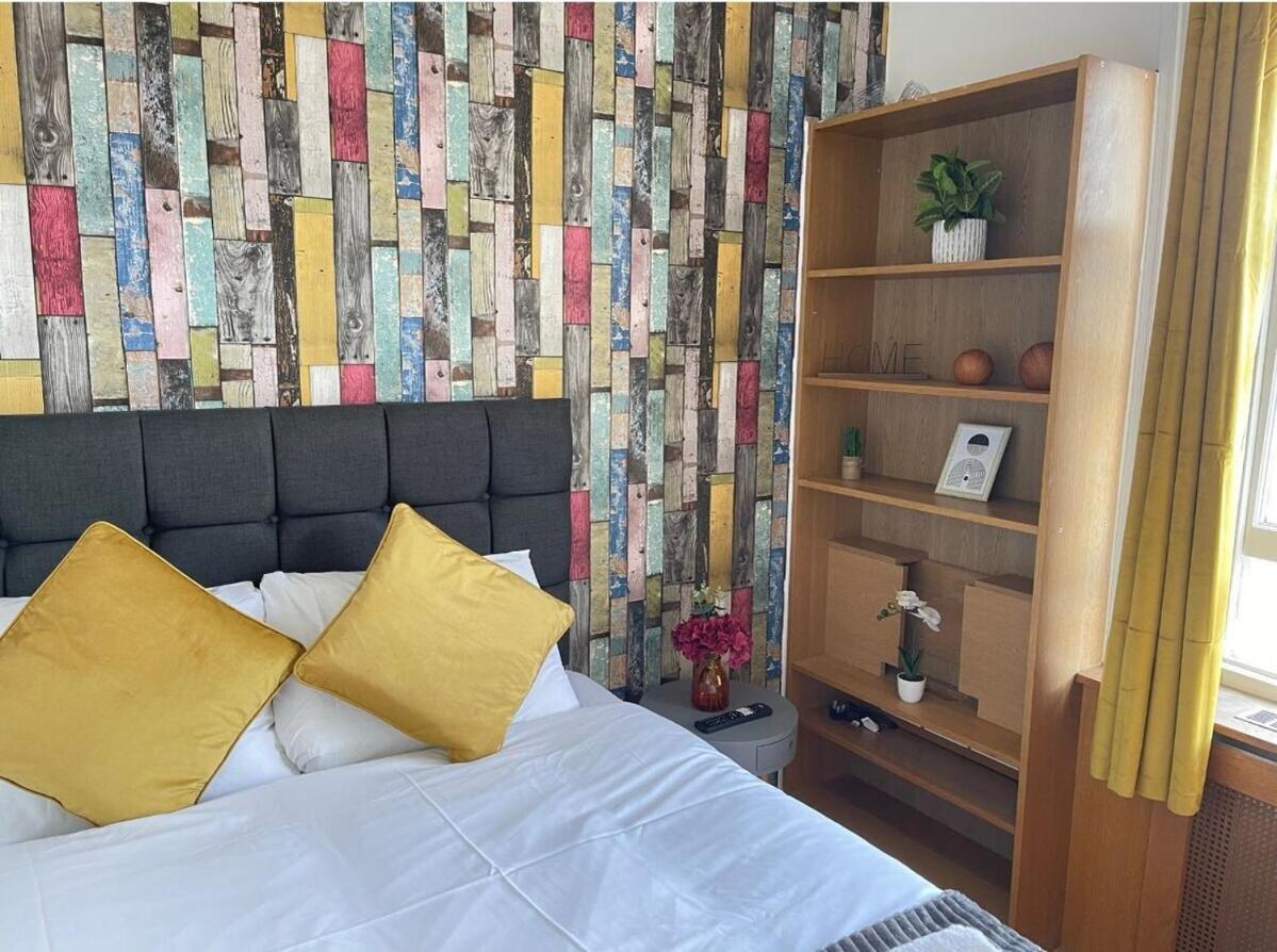 Portobello Road Artistic Studios 'Budget' 런던 객실 사진