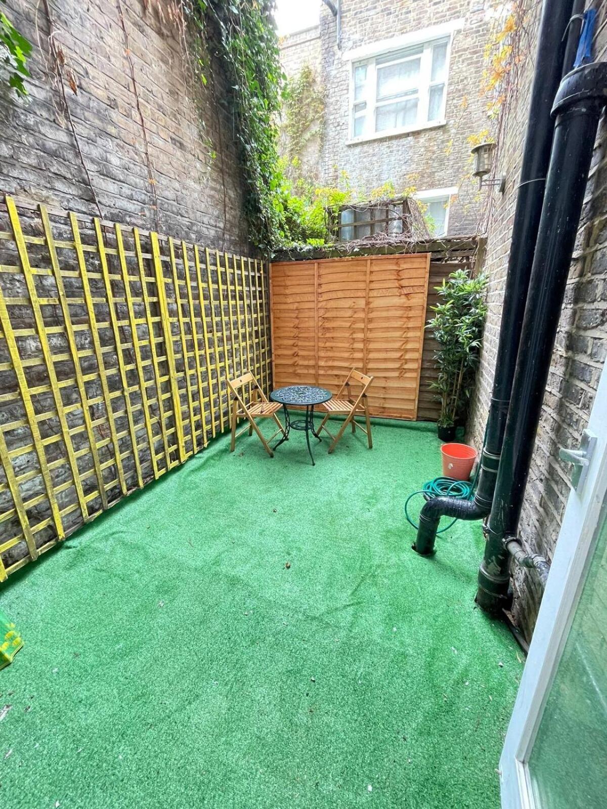 Portobello Road Artistic Studios 'Budget' 런던 객실 사진